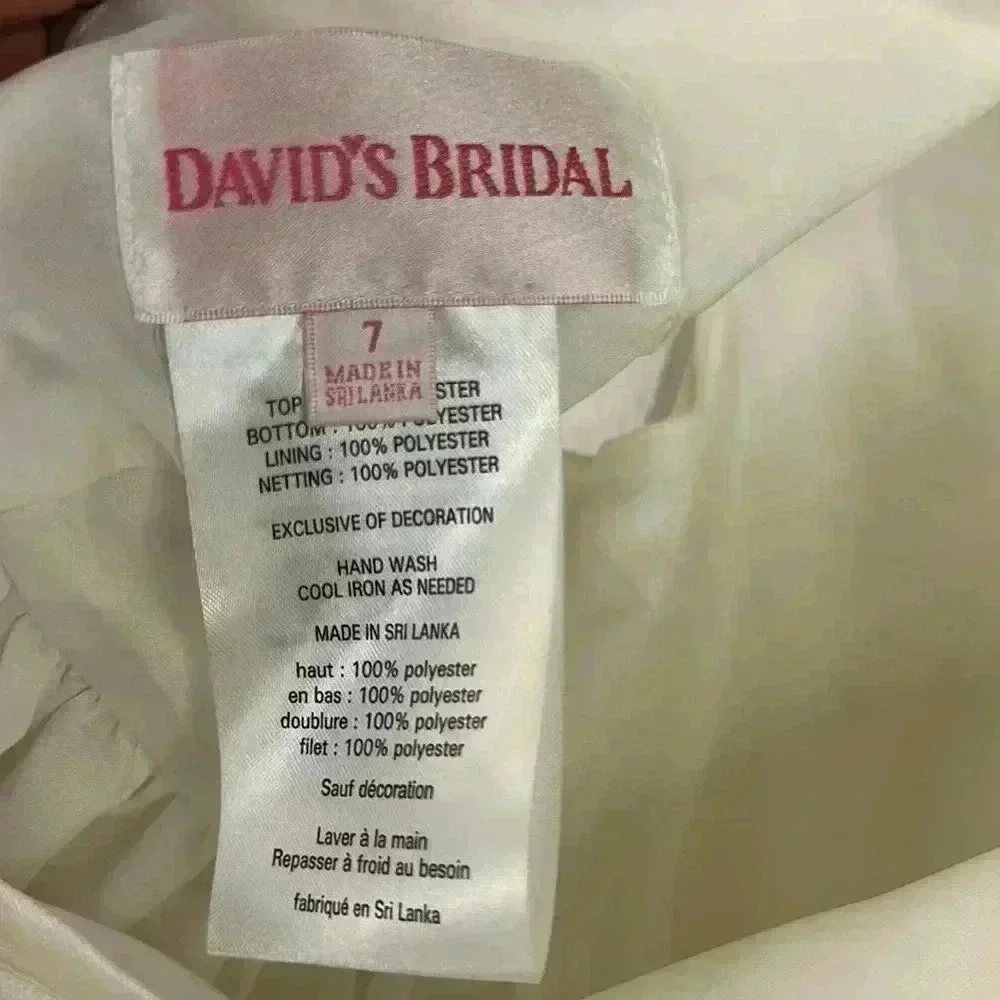 David’s Bridal Girls Size 7 Sleeveless Formal Cream button in back Dress w/Bow